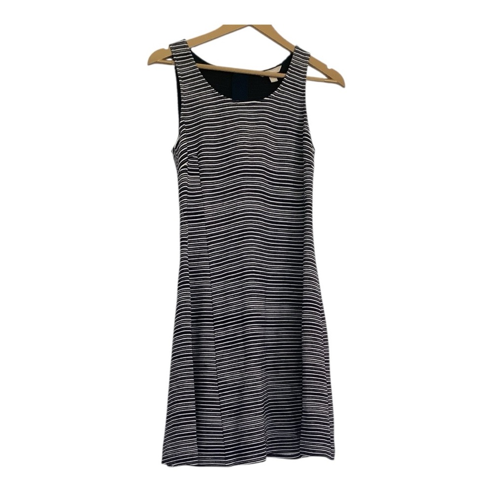 Banana Republic Navy & White Striped Sleeveless Fit & Flare Dress Size 8
B027 - Picture 2 of 7